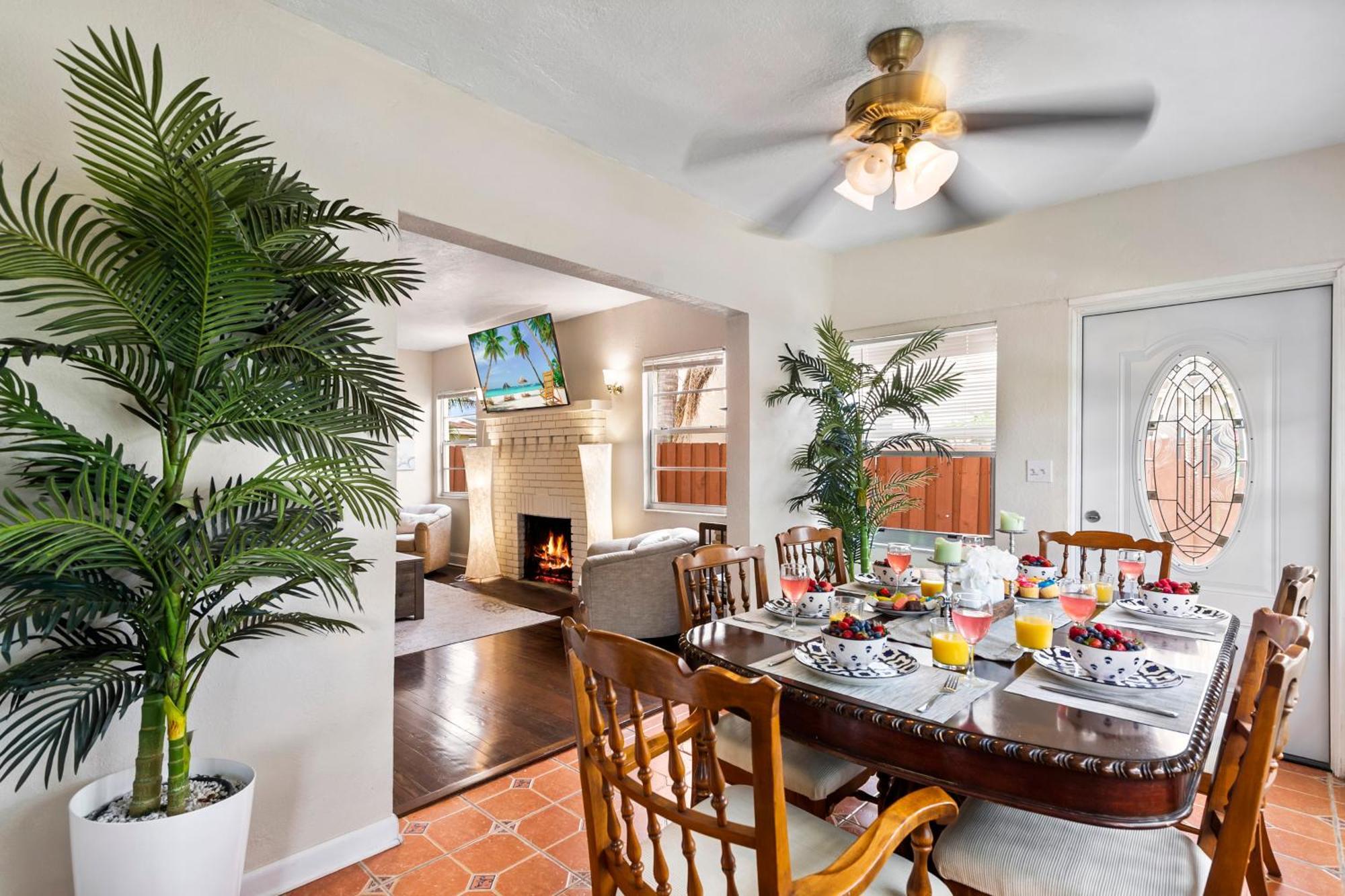 Chic Downtown Vacation Home And Guest Home West Palm Beach Eksteriør billede