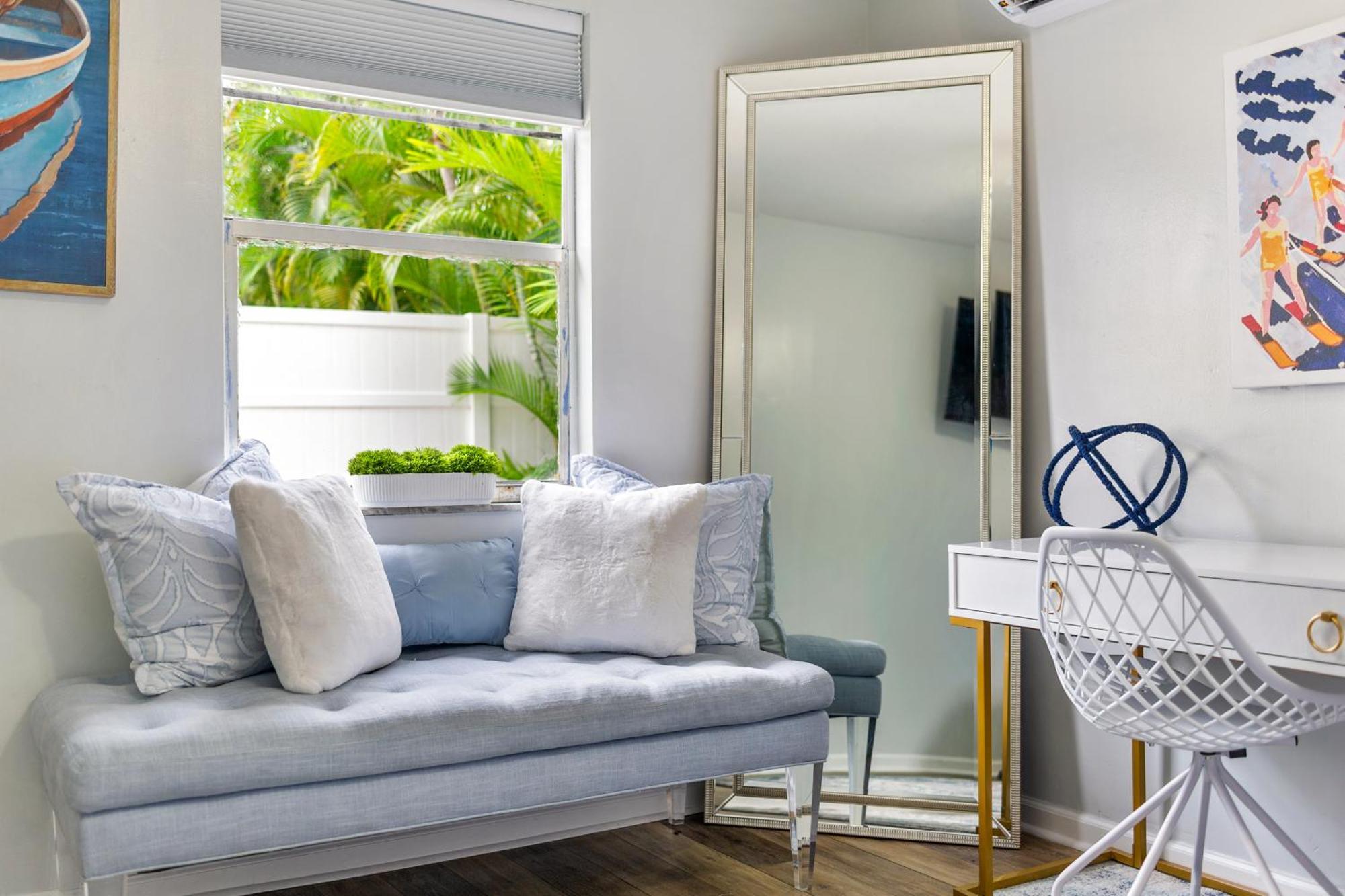 Chic Downtown Vacation Home And Guest Home West Palm Beach Eksteriør billede